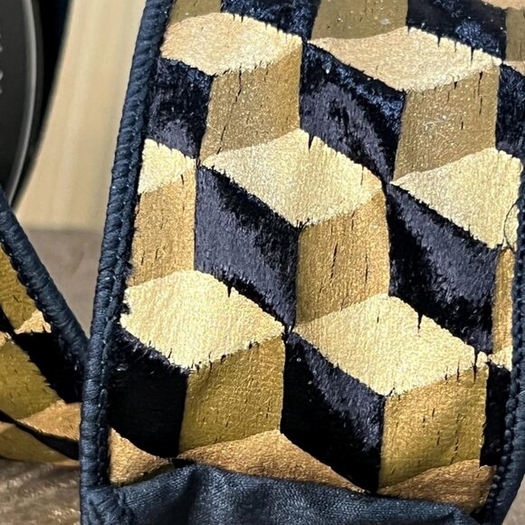 2.5 Inch 3D Cube Black and Gold Wired Ribbon Holiday Craft Supplies - Picture 5 of 6